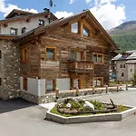 Апартаменты Rock Mountain Planet House *