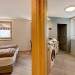 Rock Mountain Planet House * Ливиньо