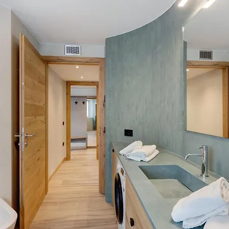 Апартаменты Rock Mountain Planet House